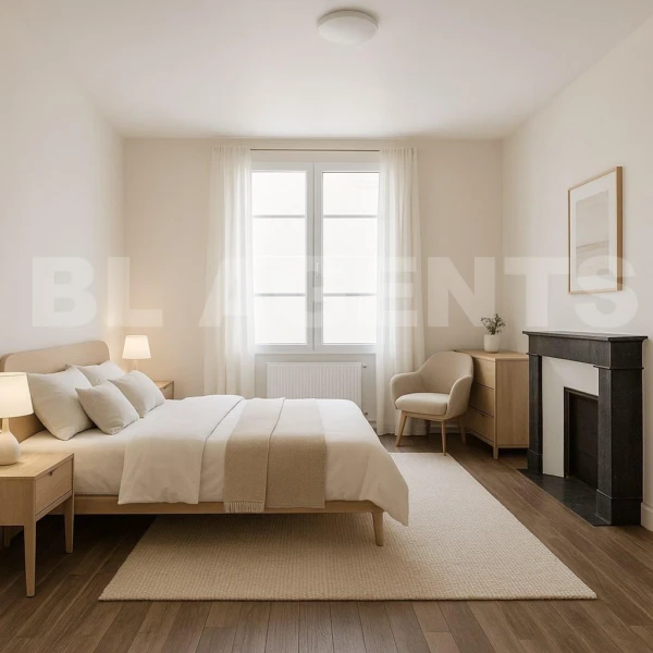 Chambre minimaliste et lumineuse