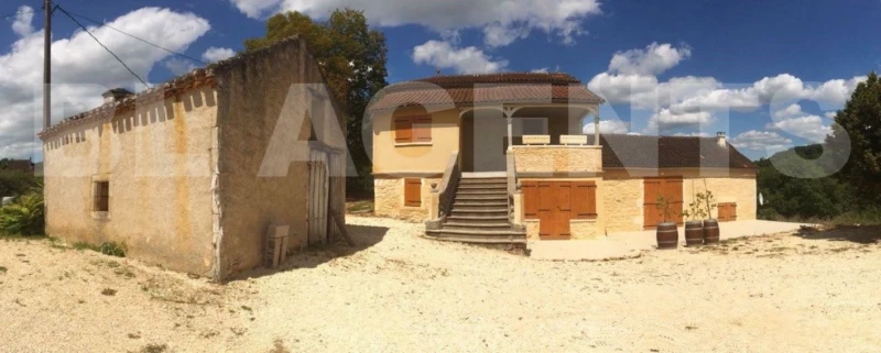 Maison angle de vue frontale