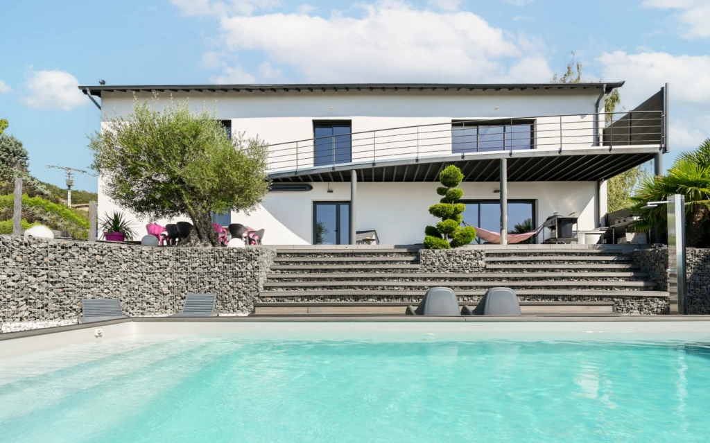 169067765_1