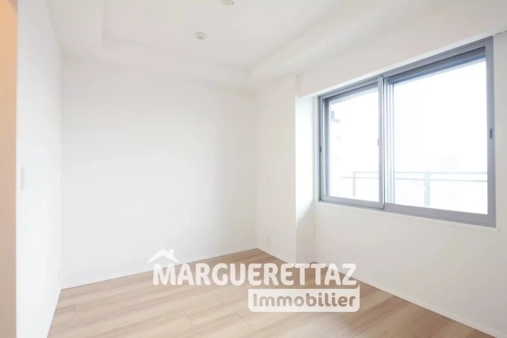 マンション アパート リビングルーム フローリング 窓 ベランダ 空調 白 壁 リビング 部屋 中身のない まど くつろいで ゆか 家 建築 新しい 寄せ木細工の床 くだらない人 空間 屋内の 木 光 とびら 景色 オープン 生計 同年齢の人 ロフト 中で