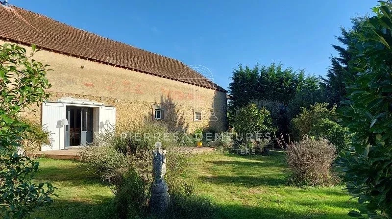 PIERRE - POUTRES - MAISON RENOVEE - VIVRE A LA CAMPAGNE - PIERRES APPARENTES - BIEN DE CHARME - MAISON DE VILLAGE - MAISON AVEC JARDIN - MAISON DE CAMPAGNE - RESIDENCE SECONDAIRE