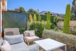 Terrasse spacieuse de l’appartement avec terrasse – Royal Mougins Golf