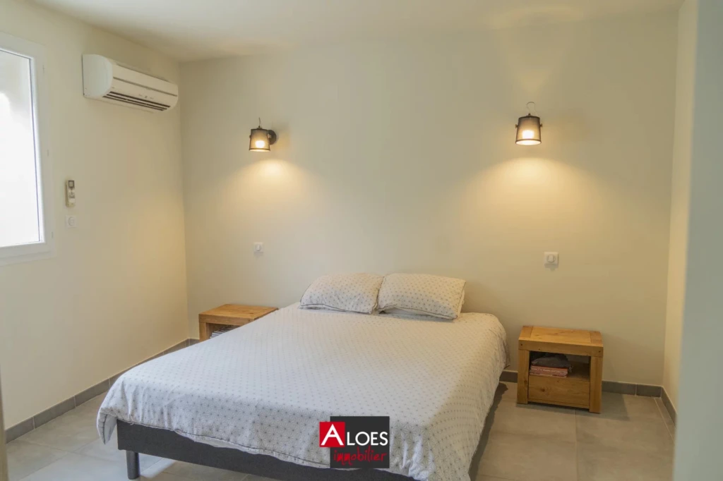 Maison Aigues-Mortes avec garage et appartement