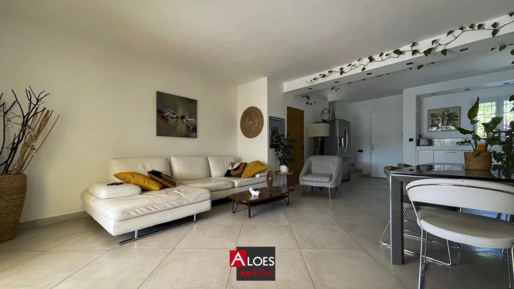 Marina Aigues-Mortes avec parking et cave