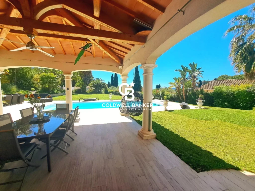 VILLA MER A PIED CARQUEIRANNE