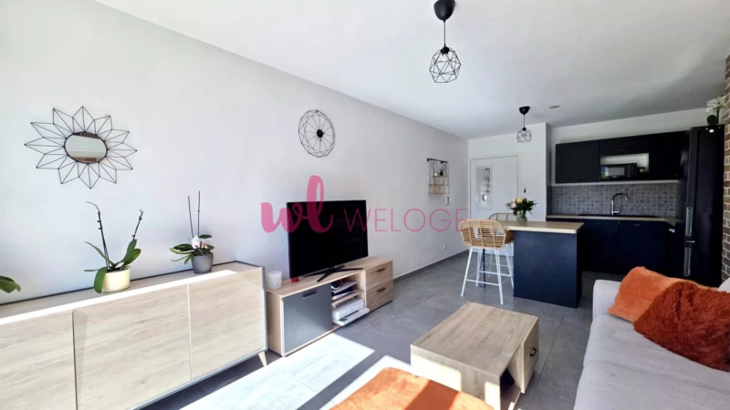 sejour tres lumineux en dernier etage