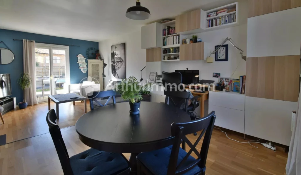 calme cuisine équipée double terrasse jardin kplaces de parking maison rénovée plaisance du touch poele à bois T4