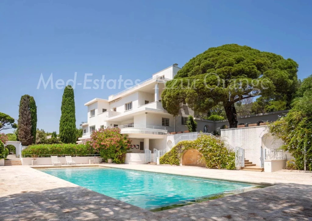 Villa modernist André Barbier-Bouvet Sainte Maxime Golfe de StTropez vue mer panoramique