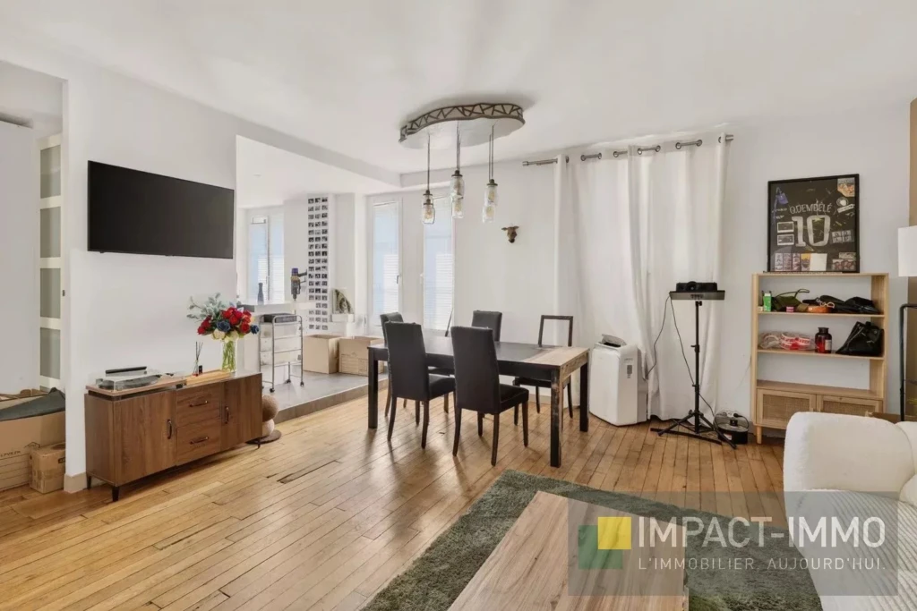 Charmant appartement lumineux avec salon spacieux et vue sur la ville de Levallois