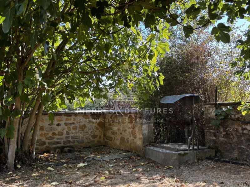 MAISON DE VILLAGE - MAISON A VENDRE A MONTIPOURET - MAISON AVEC JARDIN ET PUITS - MAISON DE VACANCES - MAISON EN PIERRE 