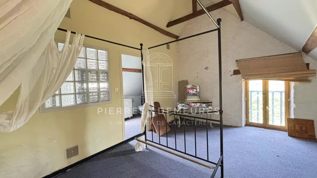 FERMETTE - VIVRE A LA CAMPAGNE - MAISON A VENDRE A MONTIPOURET - GRANGE RENOVEE - MAISON DE CAMPAGNE - PIERRE - POUTRES APPARENTES - SEJOUR CATHEDRAL - MEZZANINE - BIEN ATYPIQUE