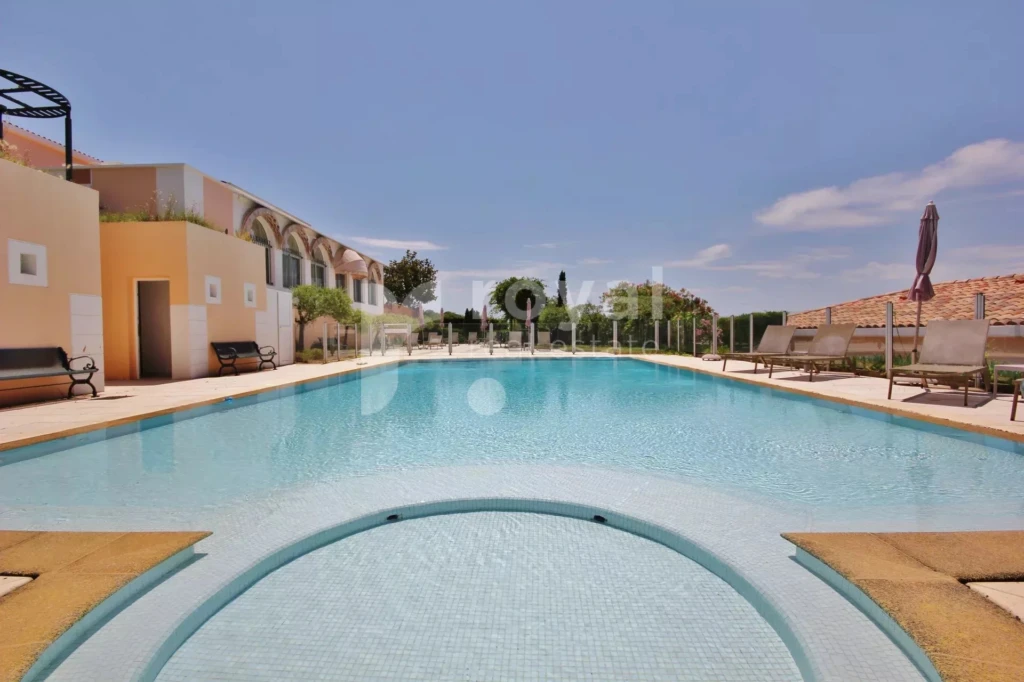 Piscine du domaine Royal Mougins Golf