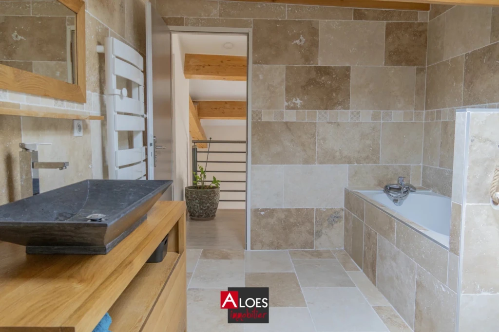 Maison Aigues-Mortes avec garage et appartement