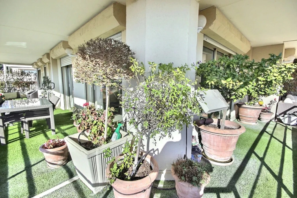 exceptional Apartment with Panoramic Sea View Le Cannet France