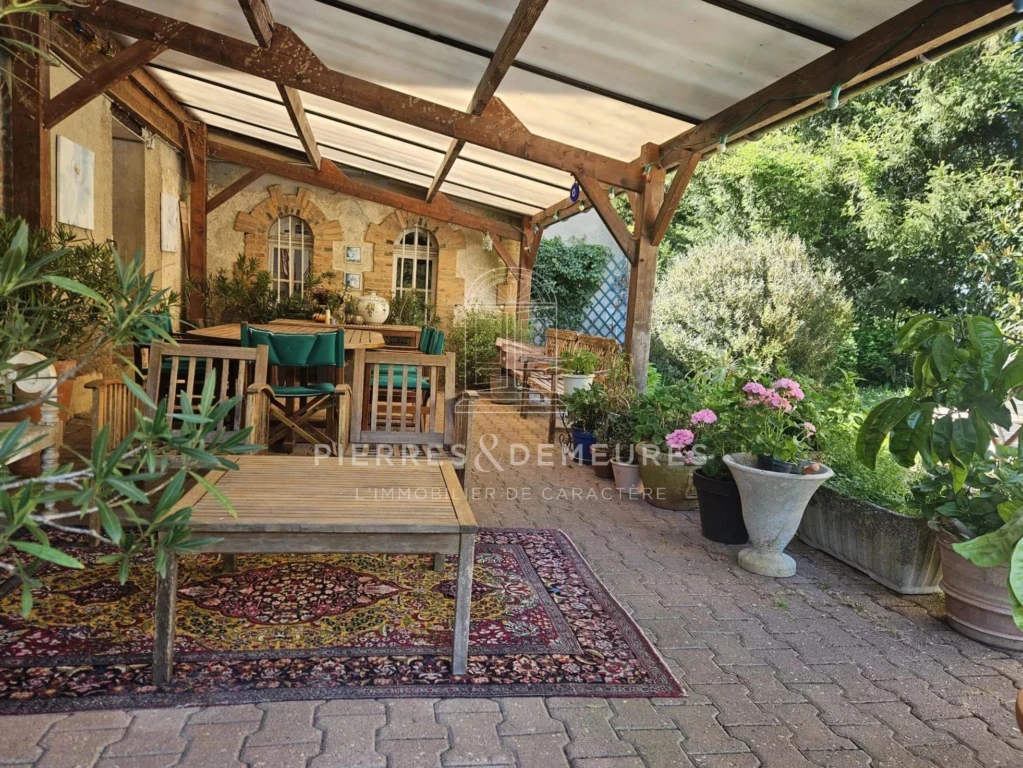 CHATEAU A RENOVER - CHATEAU A VENDRE DANS L'INDRE - CHATEAU AVEC PARC BOISE - CHATEAU AVEC PISCINE - CHATEAU AVEC DEPENDANCES - CREATION GITE CHAMBRES D'HOTES ET SALLES DE SEMINAIRES -