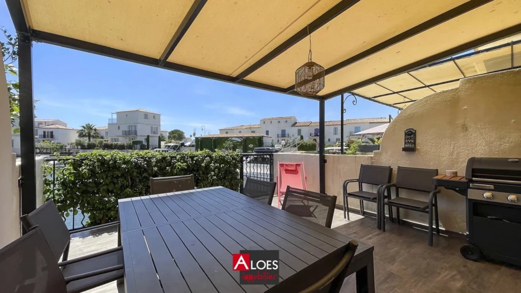 Marina Aigues-Mortes avec parking et cave