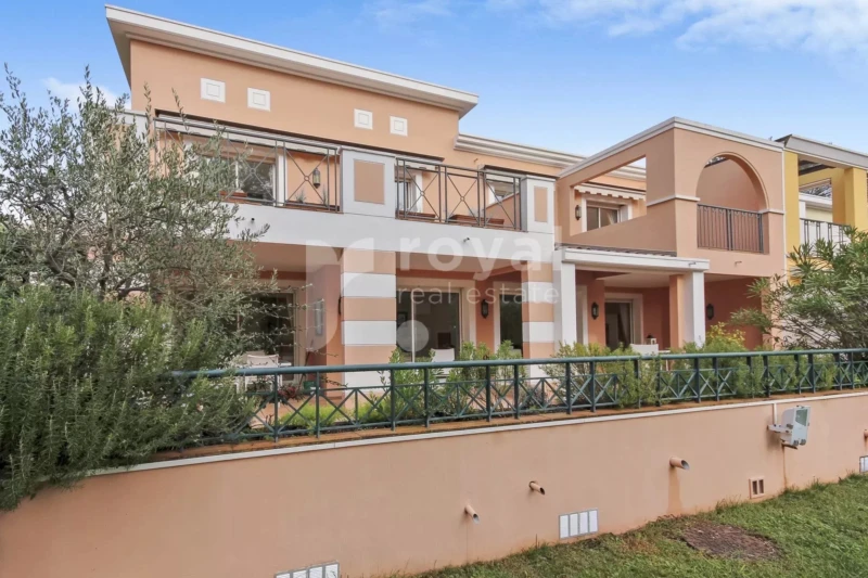 Façade villa familiale avec vue – Royal Mougins Golf Mougins