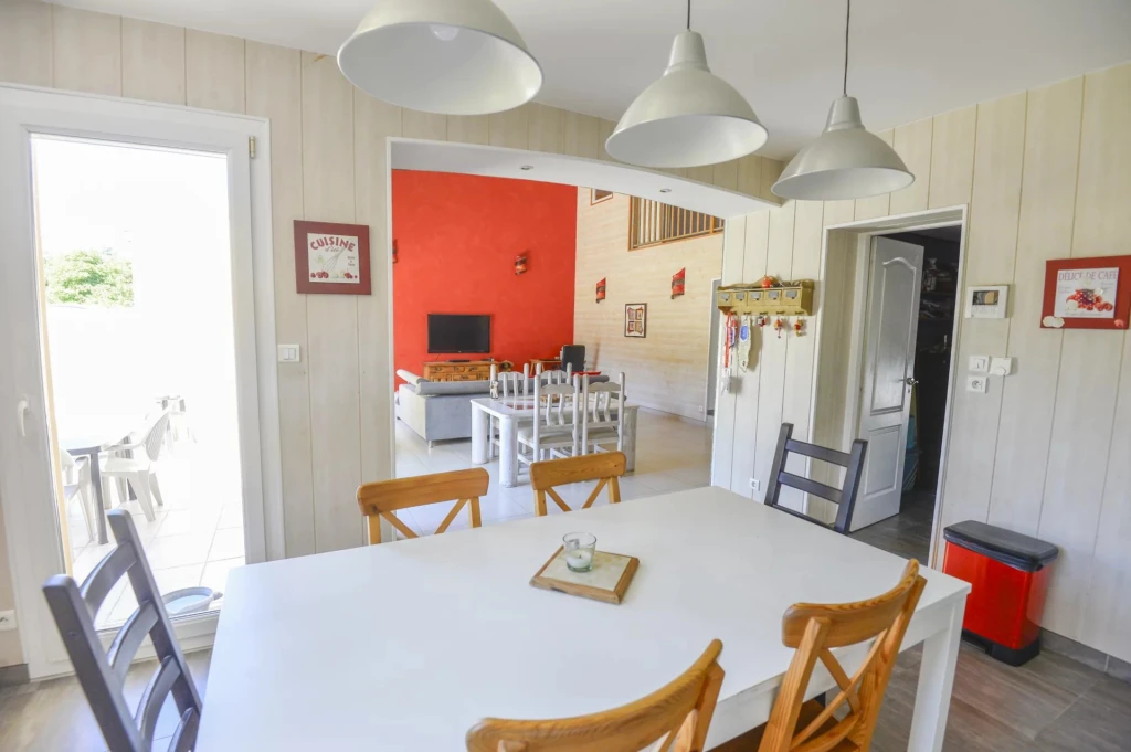 France. SAGL, Reportage photo vente maison LOUER.
FNG