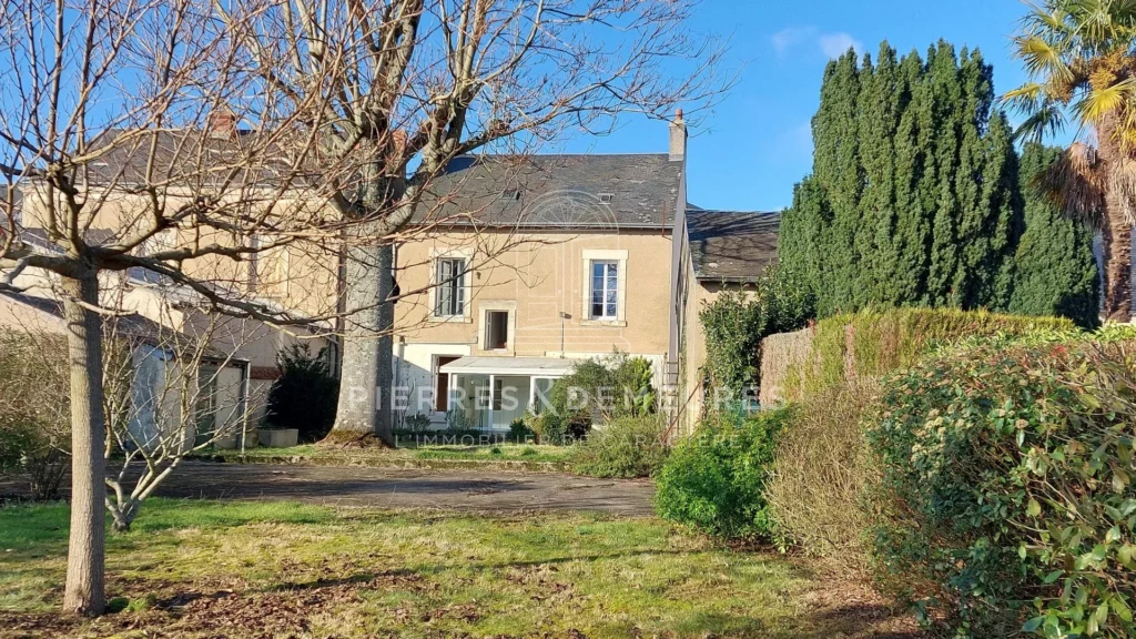 MAISON DE FAMILLE - MAISON DE VILLE - MAISON A RENOVER - MAISON AVEC JARDIN CLOS - JARDIN SANS VIS A VIS - MAISON DE VILLE AVEC GARAGE - MAISON EVOLUTIVE - MAISON AVEC VERANDA