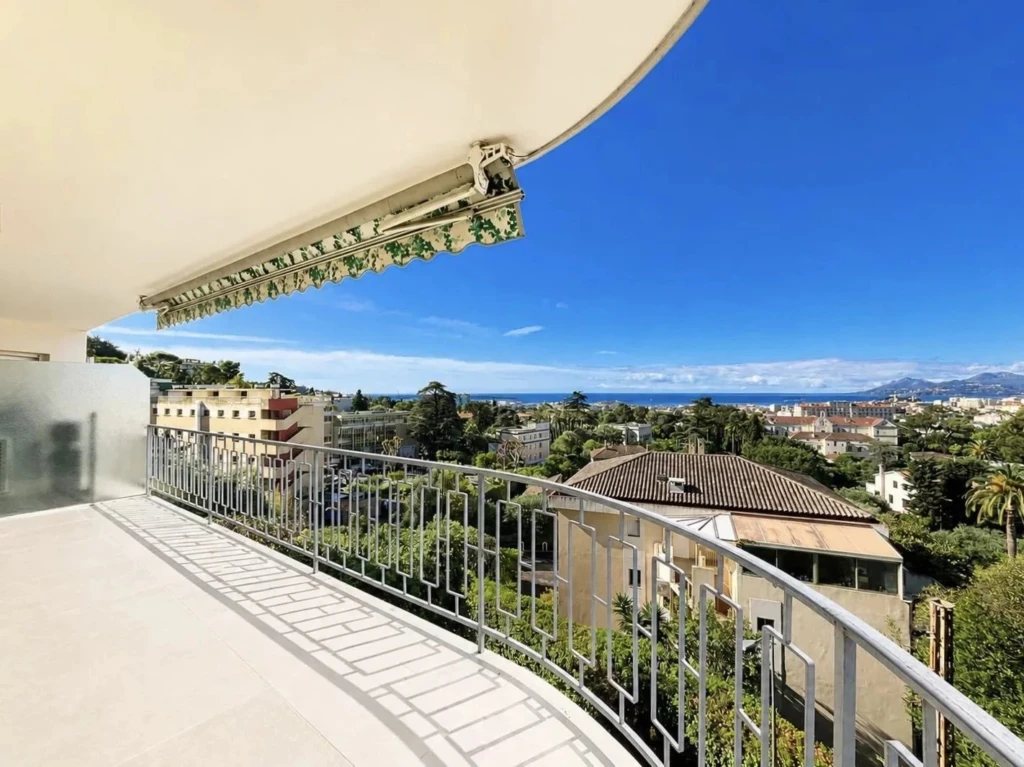 Cannes Magnifique 3 pièces Vue Mer Entièrement Rénové Oxford