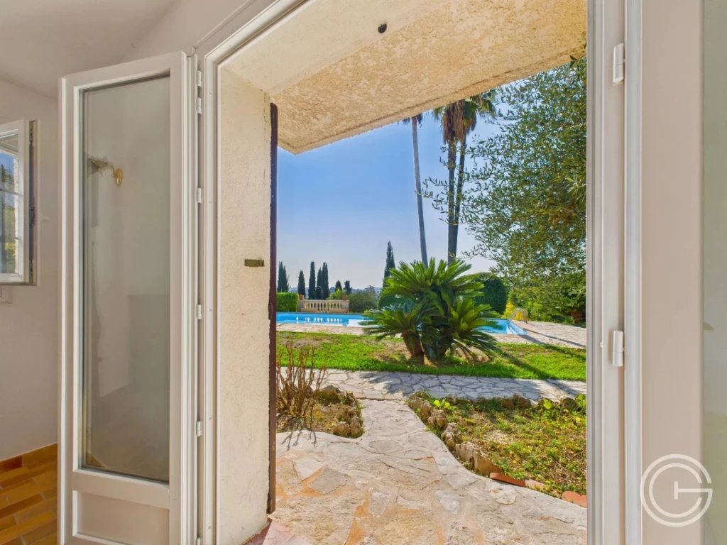 Villa individuelle 199m² avec Piscine + 1857m² de Jardin - LA COLLE SUR LOUP