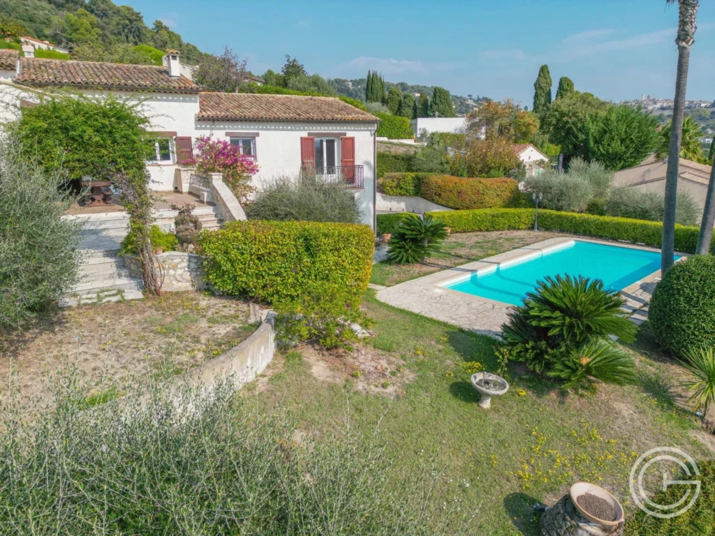 Villa individuelle 199m² avec Piscine + 1857m² de Jardin - LA COLLE SUR LOUP