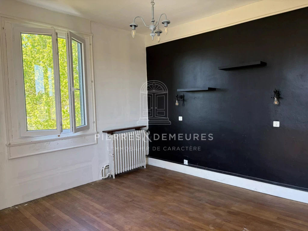 MAISON A VENDRE A SAINT-AMAND-MONTROND - MAISON FAMILIALE - MAISON LUMINEUSE - MAISON DE VILLE AVEC JARDIN A VENDRE - PARQUETS - 4 CHAMBRES