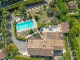 Villa individuelle 199m² avec Piscine + 1857m² de Jardin - LA COLLE SUR LOUP
