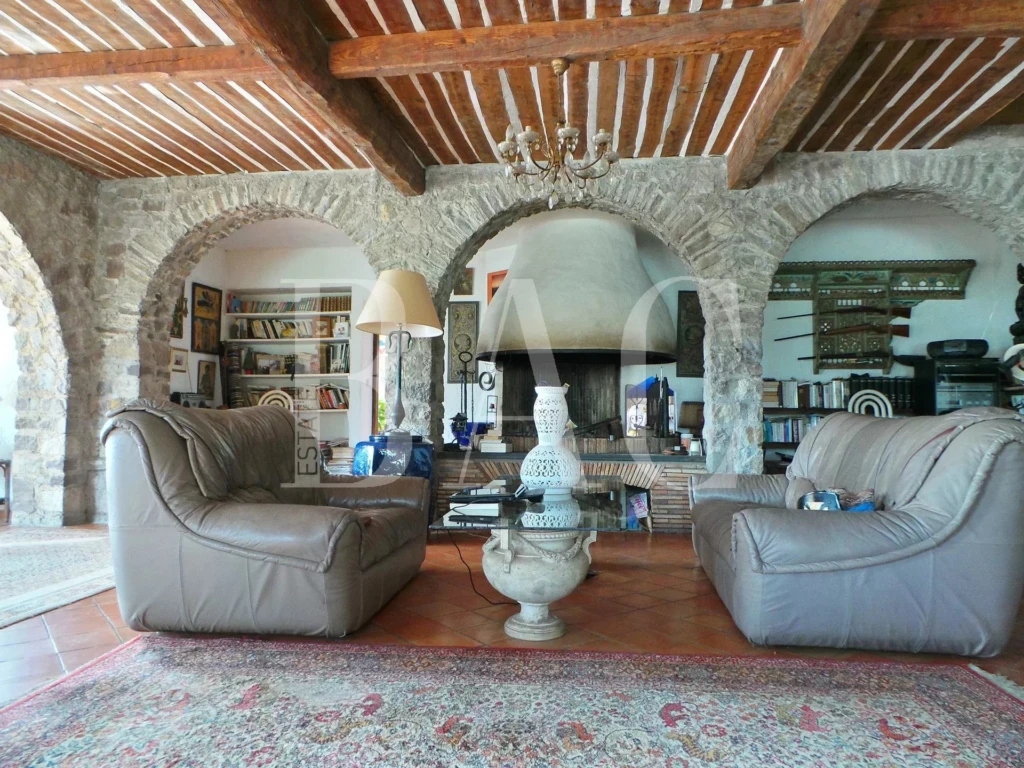 Salon