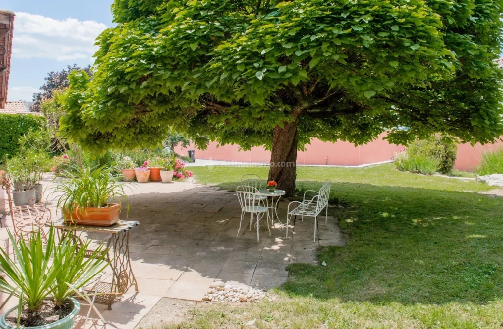 arboré cloturé Grand espace Neyron