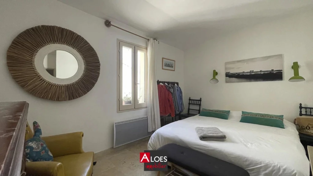 Maison Aigues-Mortes intra-muros avec patio