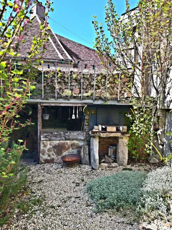 Processed by: Helicon Filter;