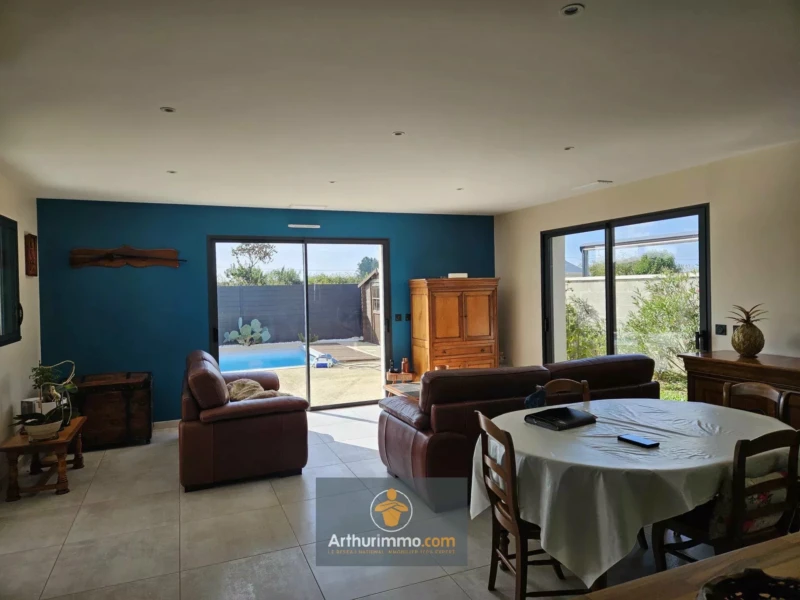 Plain pied 3 chambres piscine St Jean de Liversay 17170