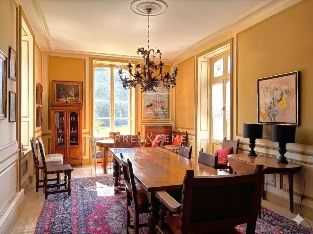CHATEAU A RENOVER - CHATEAU A VENDRE DANS L'INDRE - CHATEAU AVEC PARC BOISE - CHATEAU AVEC PISCINE - CHATEAU AVEC DEPENDANCES - CREATION GITE CHAMBRES D'HOTES ET SALLES DE SEMINAIRES -