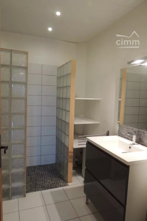 Salle d'eau 1er étage Maison principale