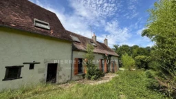 FERMETTE - VIVRE A LA CAMPAGNE - MAISON A VENDRE A MONTIPOURET - GRANGE RENOVEE - MAISON DE CAMPAGNE - PIERRE - POUTRES APPARENTES - SEJOUR CATHEDRAL - MEZZANINE - LONGERE A RENOVER