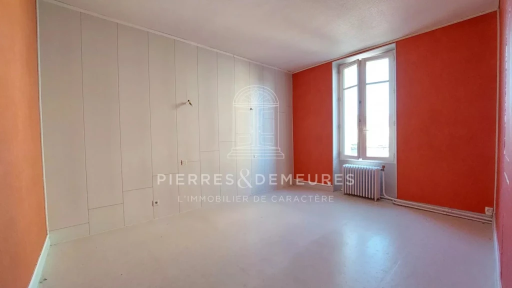 MAISON DE FAMILLE - MAISON DE VILLE - MAISON A RENOVER - MAISON AVEC JARDIN CLOS - JARDIN SANS VIS A VIS - MAISON DE VILLE AVEC GARAGE - MAISON EVOLUTIVE - MAISON AVEC VERANDA
