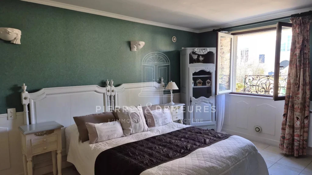 intérieur charmant-lieu accueillant-fonctionnel-sans travaux-vue sur la piscine