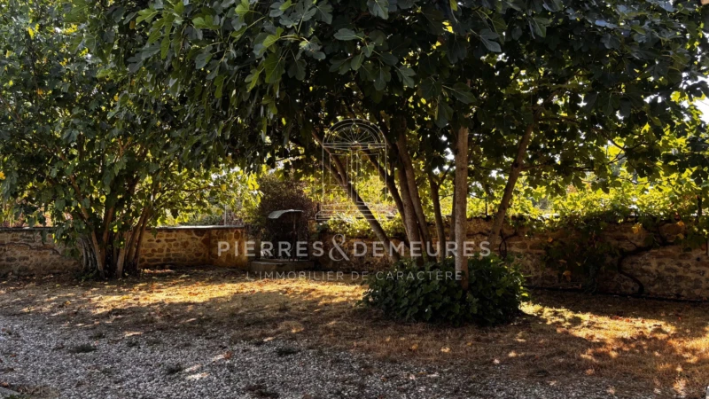 MAISON DE VILLAGE - MAISON A VENDRE A MONTIPOURET - MAISON AVEC JARDIN ET PUITS - MAISON DE VACANCES - MAISON EN PIERRE 