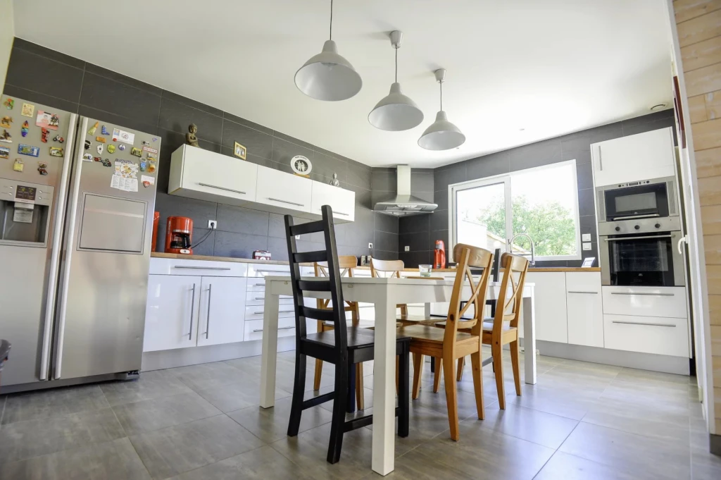 France. SAGL, Reportage photo vente maison LOUER.
FNG