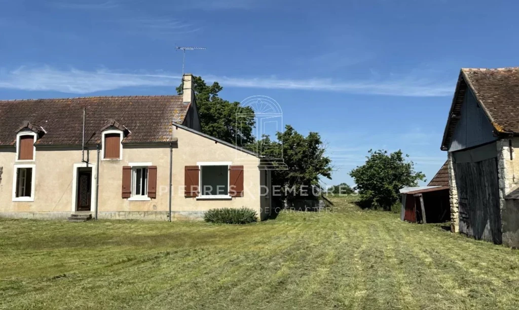 FERMETTE A RENOVER - CHANGER DE VIE - VIVRE A LA CAMPAGNE - GRANGE A AUVENT - GRANGE A RENOVER - BATISSE EN PIERRE - A VENDRE A LIGNIERES
