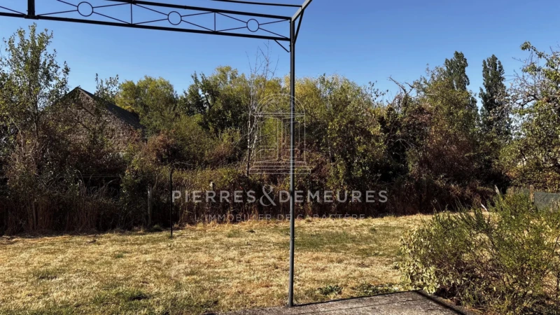 MAISON DE VILLAGE - MAISON A VENDRE A MONTIPOURET - MAISON AVEC JARDIN ET PUITS - MAISON DE VACANCES - MAISON EN PIERRE 