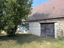 MAISON DE VILLE A VENDRE A LA CHAPELLE-SAINT-URSIN - MAISON A RÉNOVER - MAISON DE PLAIN-PIED - MAISON AVEC JARDIN