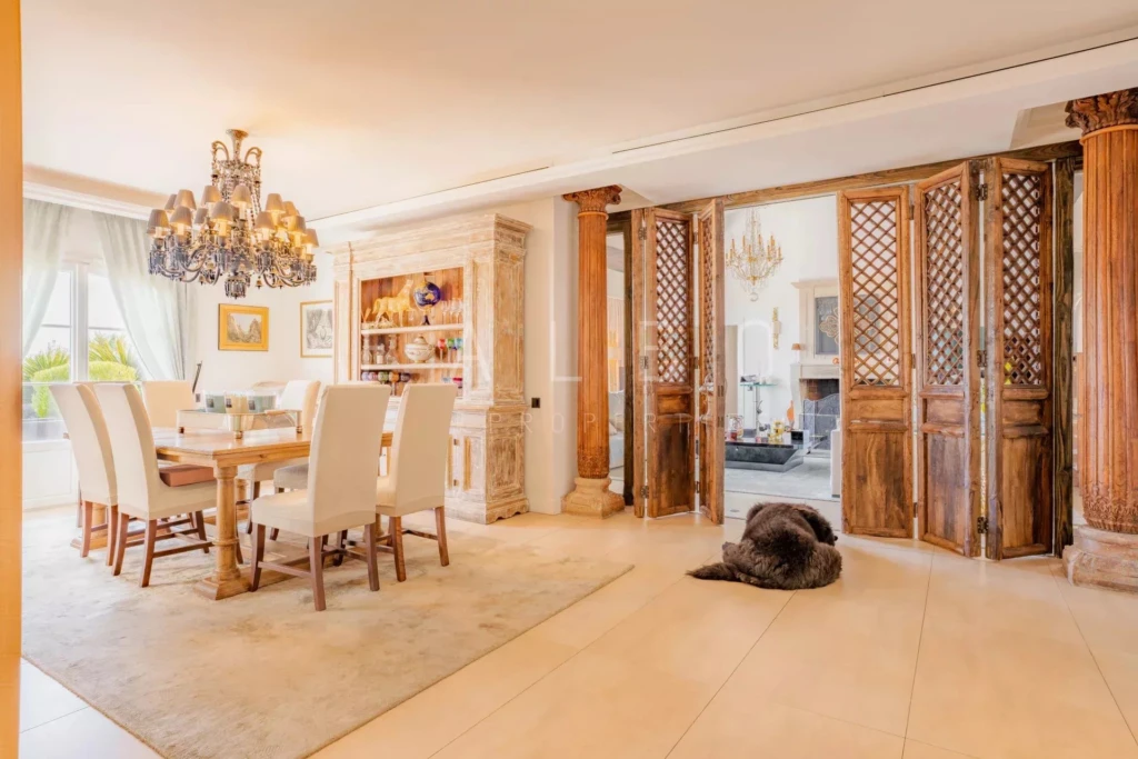 salle de réception avec tapis