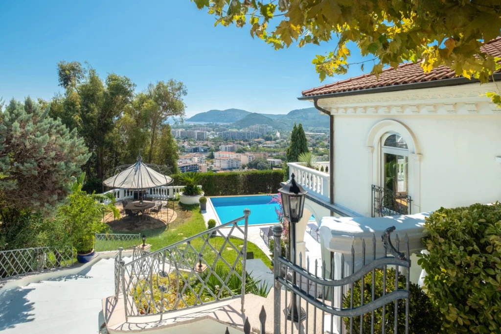 Aerial 360 Antibes Cannes Cote d'Azur Drone French Riviera Monaco Nice Photographe Immobilier Real Estate Photographer Saint Tropez South Of France Stombergas VR Video