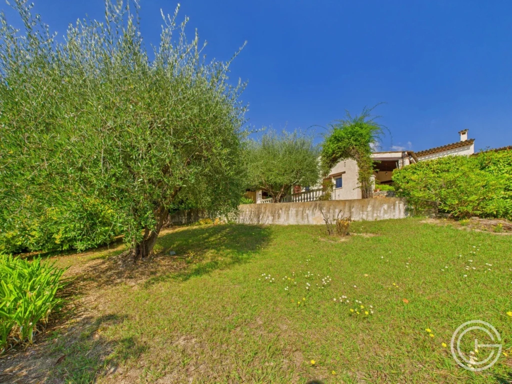 Villa individuelle 199m² avec Piscine + 1857m² de Jardin - LA COLLE SUR LOUP
