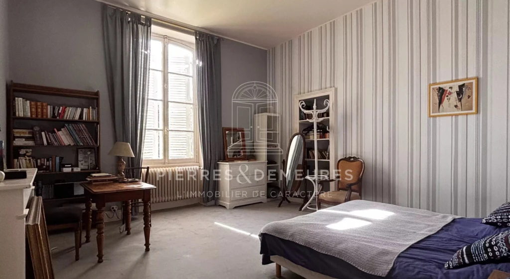 CHATEAU A RENOVER - CHATEAU A VENDRE DANS L'INDRE - CHATEAU AVEC PARC BOISE - CHATEAU AVEC PISCINE - CHATEAU AVEC DEPENDANCES - CREATION GITE CHAMBRES D'HOTES ET SALLES DE SEMINAIRES -