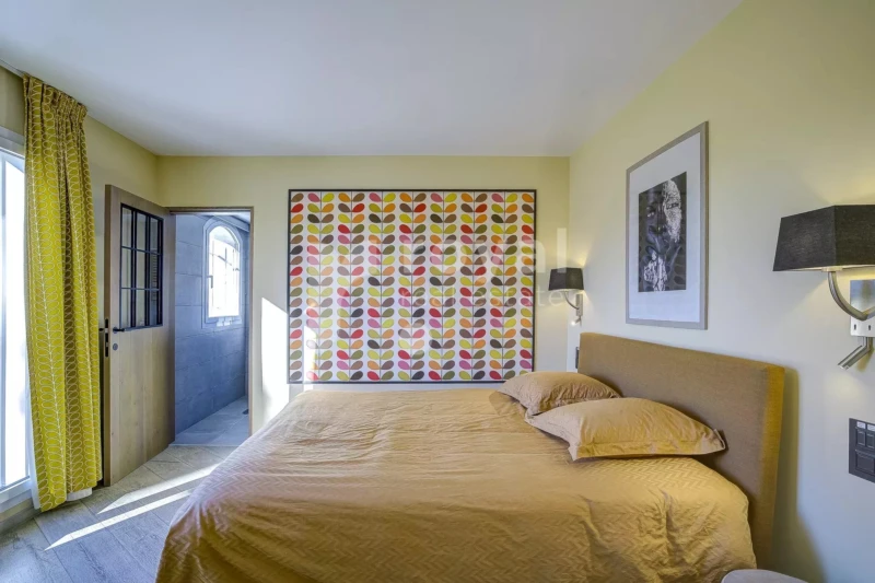 Chambre confortable avec décoration raffinée au Royal Mougins Golf