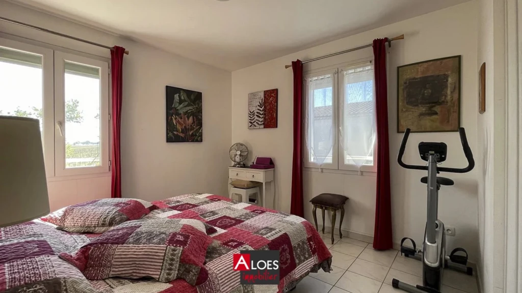 Maison Aigues-Mortes avec jardin