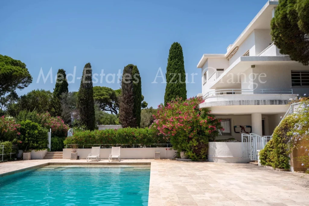 Villa modernist André Barbier-Bouvet Sainte Maxime Golfe de StTropez vue mer panoramique